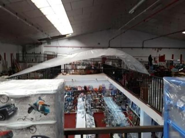 Local comercial en venta Linares