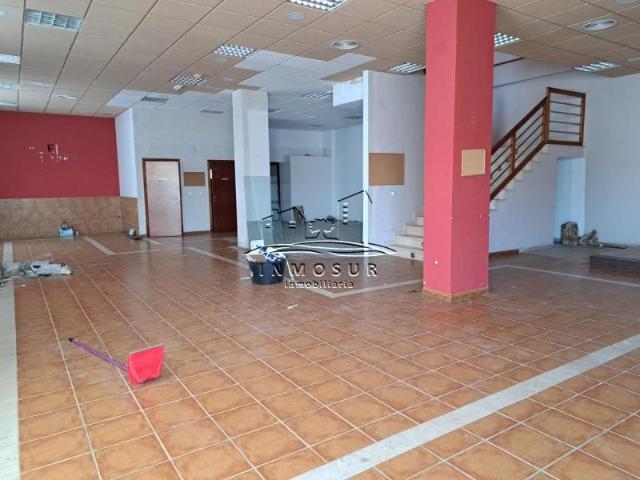 Local comercial en venta Lucena