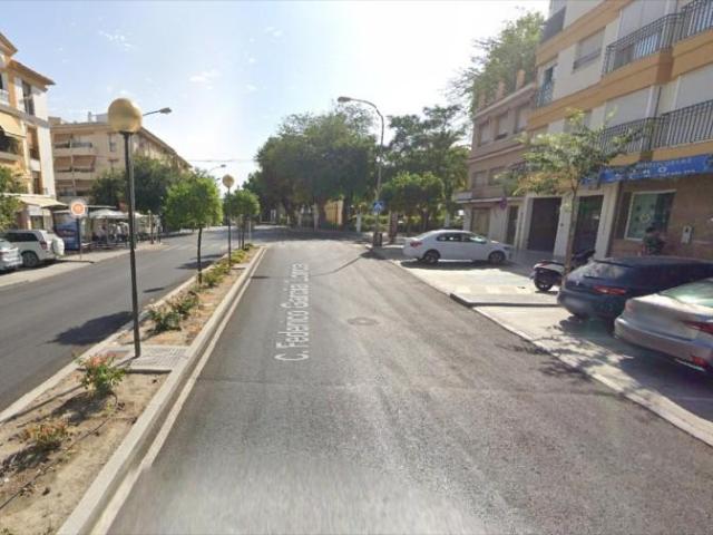 Local comercial en venta Lucena