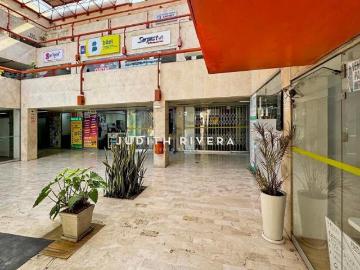 LOCAL COMERCIAL EN VENTA DE 45 METROS CENTRO COMERCIAL MOLICENTRO