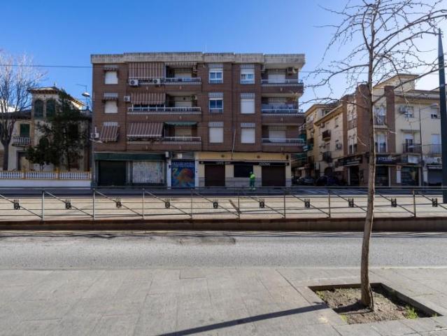 Local comercial en venta Maracena