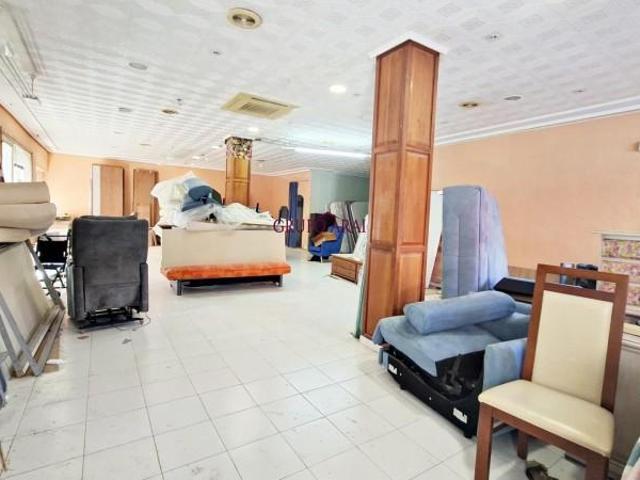 Local comercial en venta Novelda