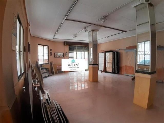 Local comercial en venta Novelda