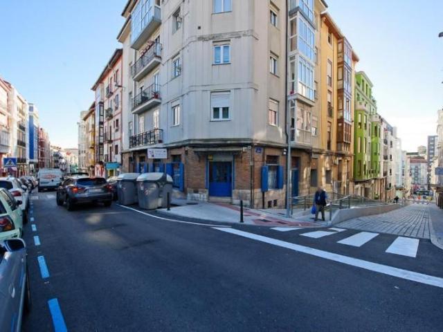 Local comercial en venta Santander