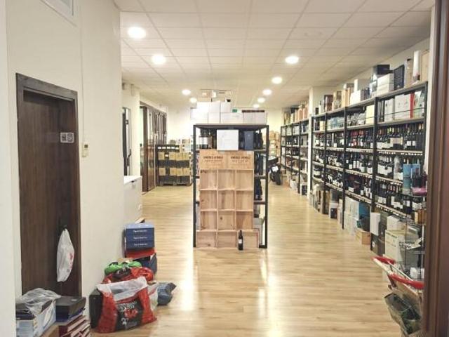 Local comercial en venta Sevilla