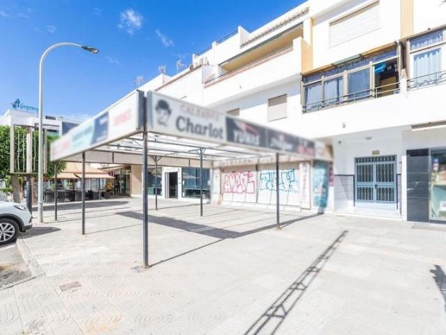 Local comercial en venta Roquetas de Mar
