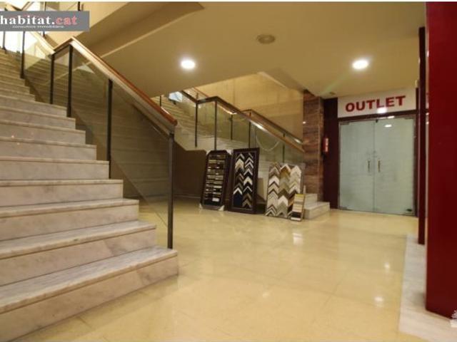 ¡LOCAL COMERCIAL EN VILANOVA I LA GELTRÚ!