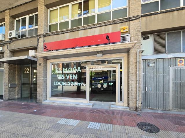 LOCAL COMERCIAL EN ZONA RICARDO VINYES