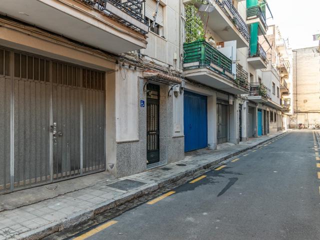 Local comercial en Zaidin junto Avda Cadiz