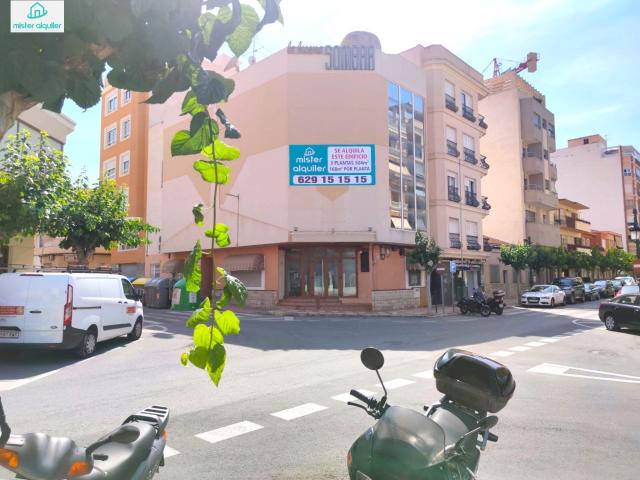 LOCAL COMERCIAL EDIFICIO DE PLANTA BAJA Y 2 ALTURAS EN EL CENTRO DE EL CAMPELLO