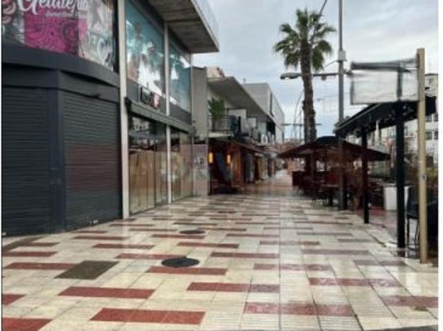 LOCAL COMERCIAL ESQUINERO EN PLATJA DARO ZONA PRIME