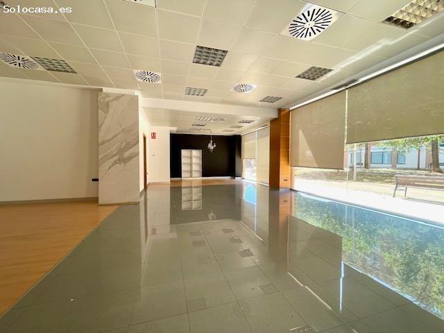 LOCAL COMERCIAL ESQUINERO EN VENTA