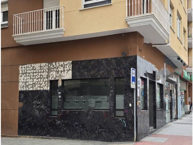 LOCAL COMERCIAL HACIENDO ESQUINA