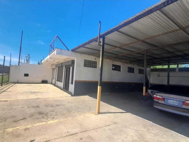 Local comercial ideal para venta repuestos