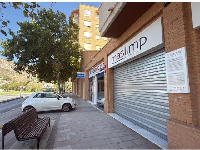 Local comercial, ideal para oficinas y/o comercio en la Avda. de Ronda de Elda