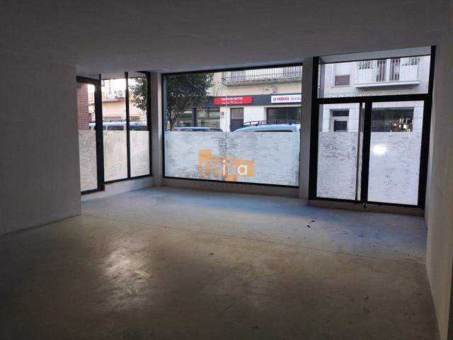 LOCAL COMERCIAL JUNTO CENTRO COMERCIAL