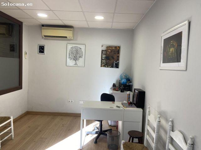 Local comercial junto a Carlos III. Reformado e insonorizado