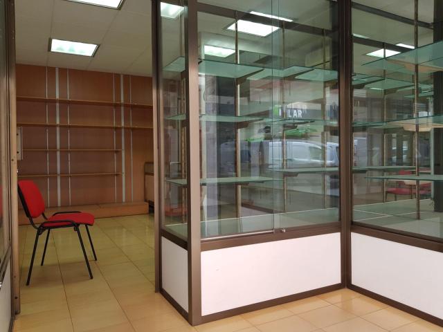 LOCAL COMERCIAL JUNTO A LA RAMBLA