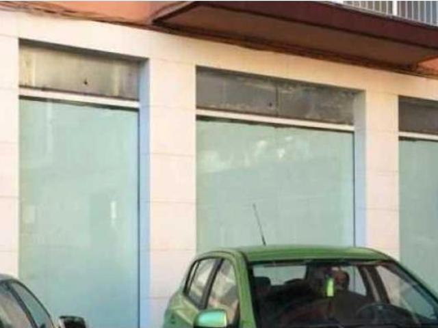 LOCAL COMERCIAL JUNTO HOSPITAL ALTOZANO