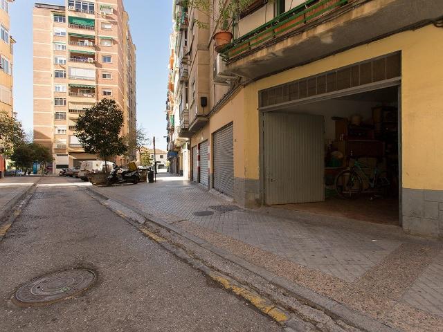 LOCAL COMERCIAL JUNTO PLAZA FONTIVEROS