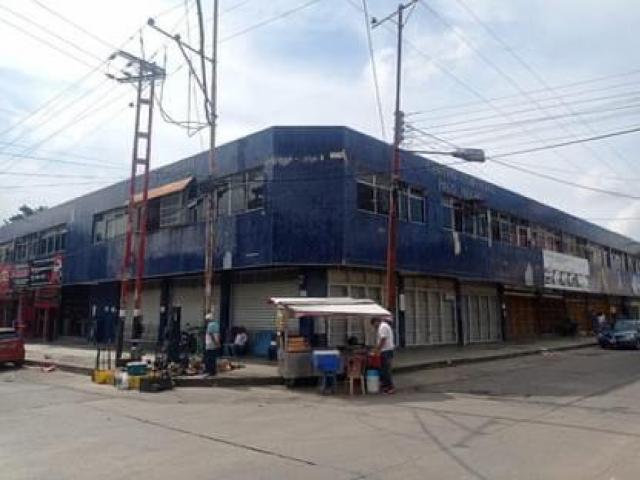 LOCAL COMERCIAL LA CANDELARIA AV ESCALONA CC PALO NEGRO SOSCA 15
