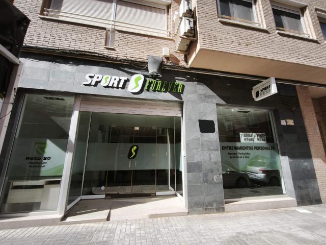 LOCAL COMERCIAL MUY CENTRICO TOTALMENTE ACONDICIONADO