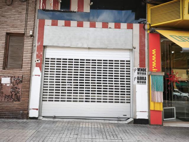 LOCAL COMERCIAL MUY CENTRICO TOTALMENTE ACONDICIONADO DE 200 M2