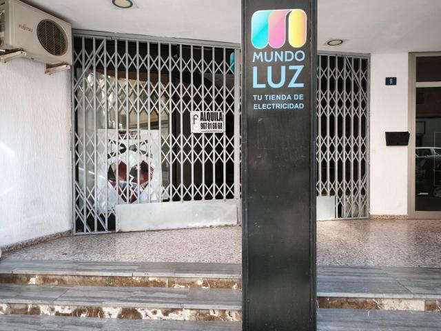 LOCAL COMERCIAL MUY CENTRICO