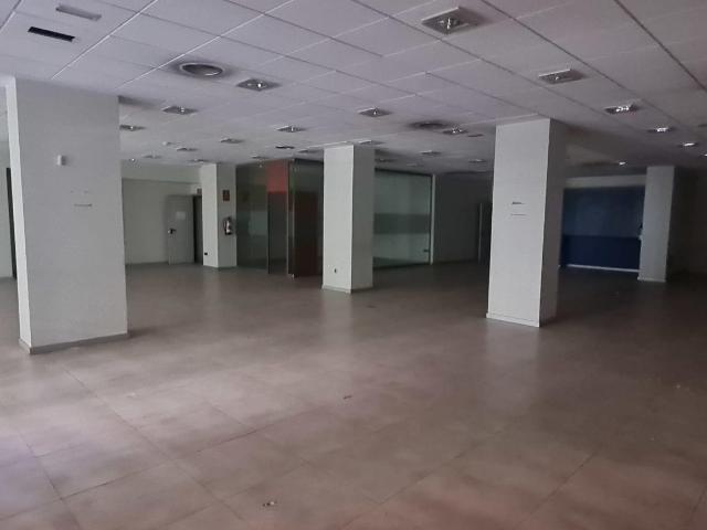 local comercial muy centrico!