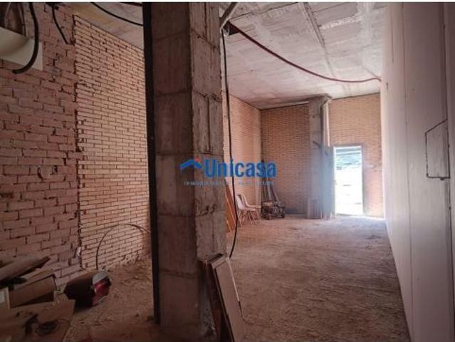 ? Local comercial muy visible junto a Hipercor con gran potencial