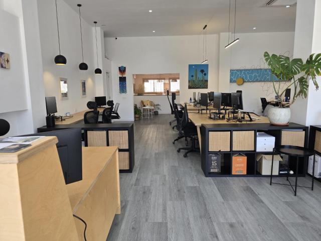 LOCAL COMERCIAL + NEGOCIO EN MARCHA