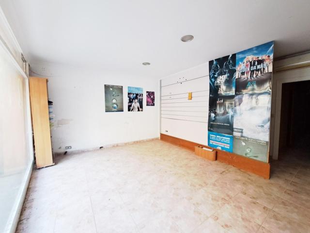 Local comercial + solar en venta en Dénia