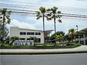 Local comercial / plaza milla 8 / con mezzanine / 190m / vacio