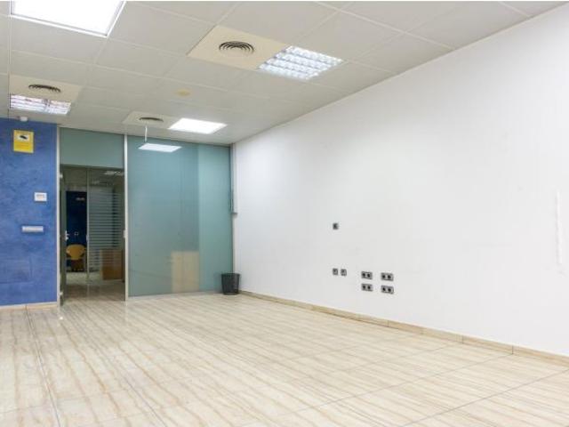 Local comercial reformado en Almoradi