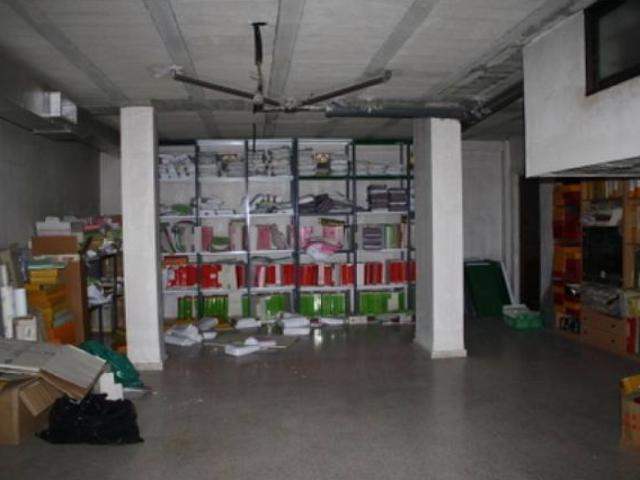Local comercial totalmente diáfano. Entresuelo