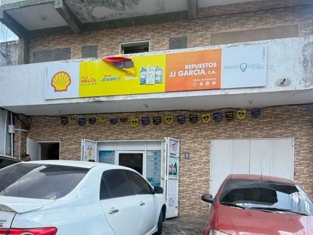 LOCAL COMERCIAL TRES PLANTAS Y TERRAZA / EDIFICIO EN VENTA LA GUAIRA