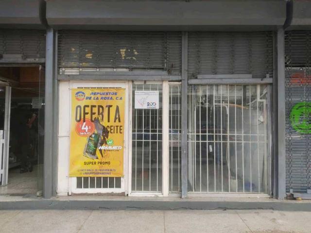 Local comercial ubicación estratégica Avenida Presidente Medina