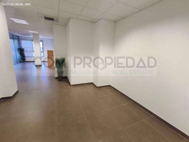 Local comercial ubicado en pleno Polígono de Son Castelló