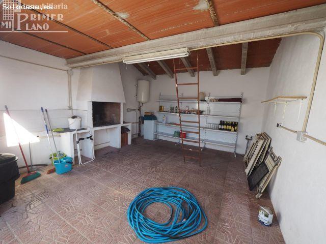 Local Comercial + viviena en Ossa de Montiel Ideal para Inversión