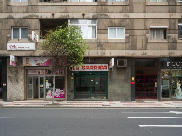 Local comercial zona Mesa y López con salida humos