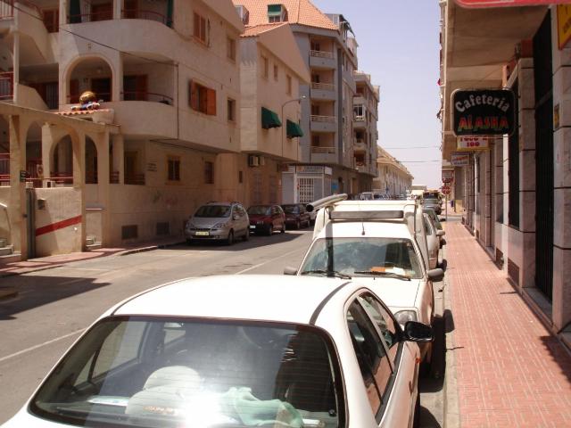 Local comercil en la zona del Acequión de Torrevieja