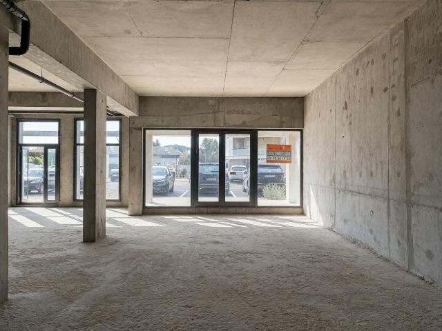 Local commercial neuf de 255,5 m²