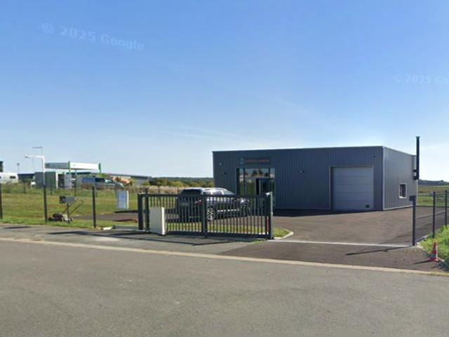 Local commercial neuf libre proche centre bourg avec stationnements