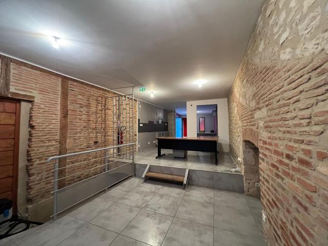Local commercial Nevers 2 pièce s 68 m2