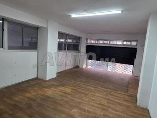 Local commercial ou bureaux avec grande soupente