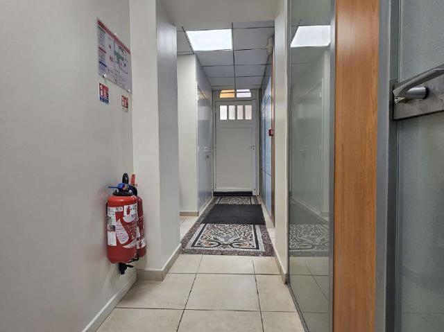 LOCAL COMMERCIAL OU PROFESSIONNEL CENTRE VILLE A LOUER