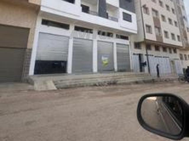Local commercial avec cave