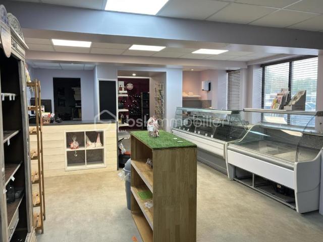 Local commercial avec appartement
