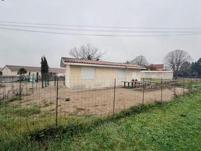 Local commercial avec terrain constructible