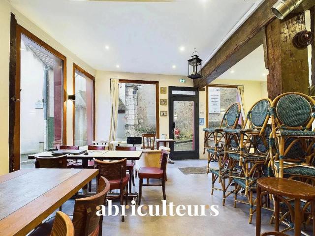 Local commercial avec terrasses – 152 m² – Secteur dynamique – 199 800 € TTC